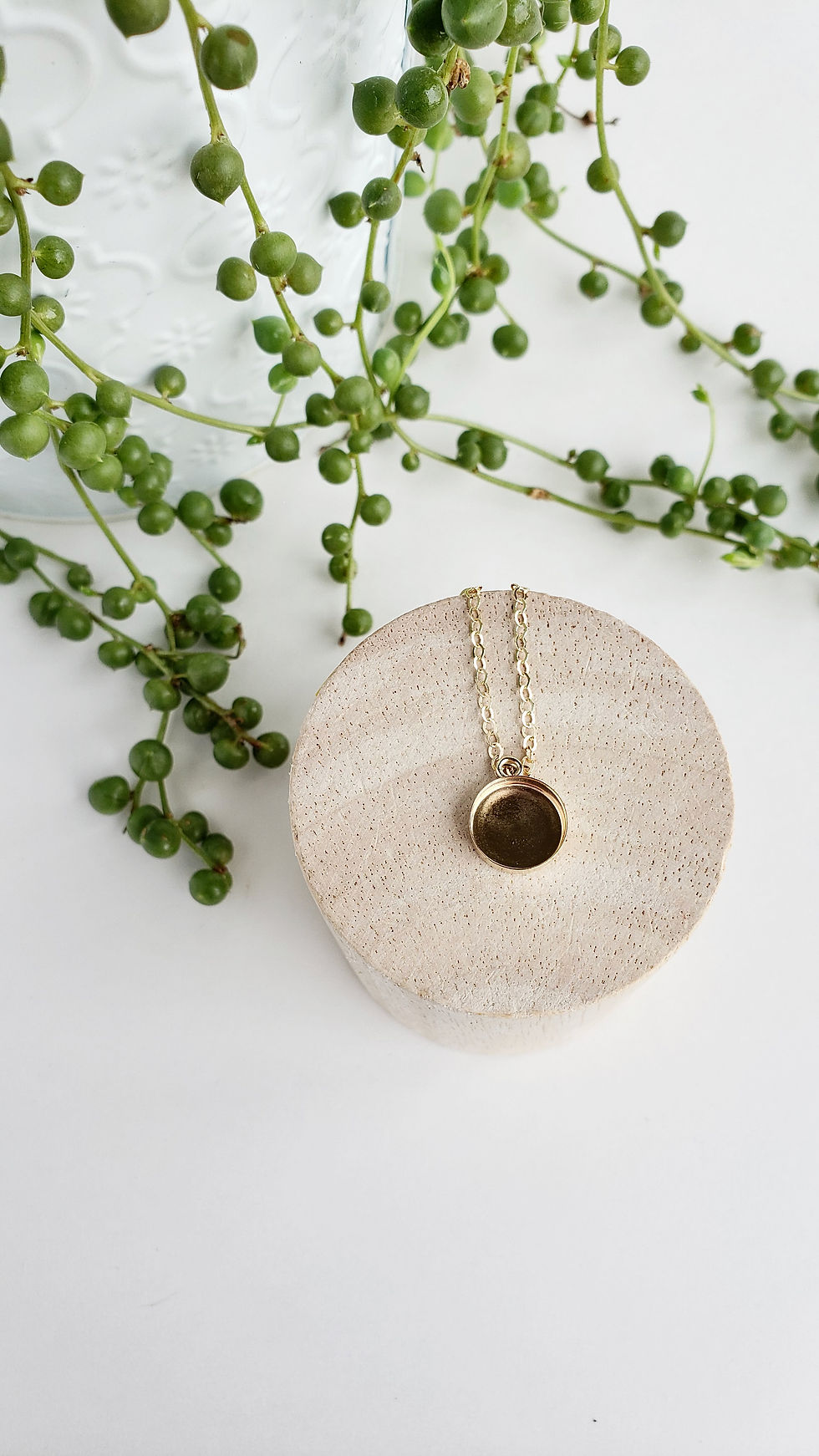 Thumbnail: 10mm Round Gold Filled Pendant