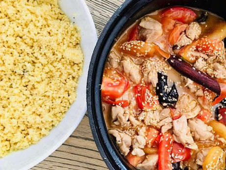 Kippendijen met pruimen