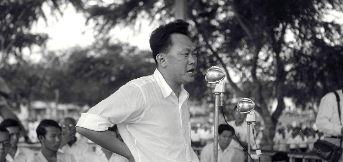 Lee Kuan Yew giving a speech at a rally