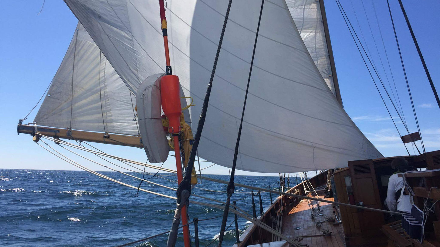 Seilene til Mohawk II i medvind