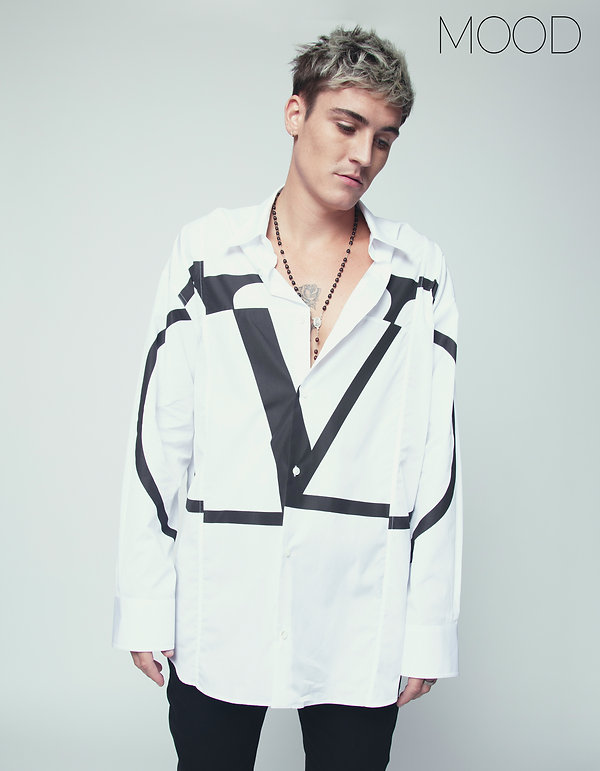 Sammy Wilk pleased to release his new EP today, Keep It In The Middle. Joining MOOD Magazine on their August digital cover shot by Edwin J. Ortega