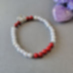 bracelet coeur rouge vu de coté