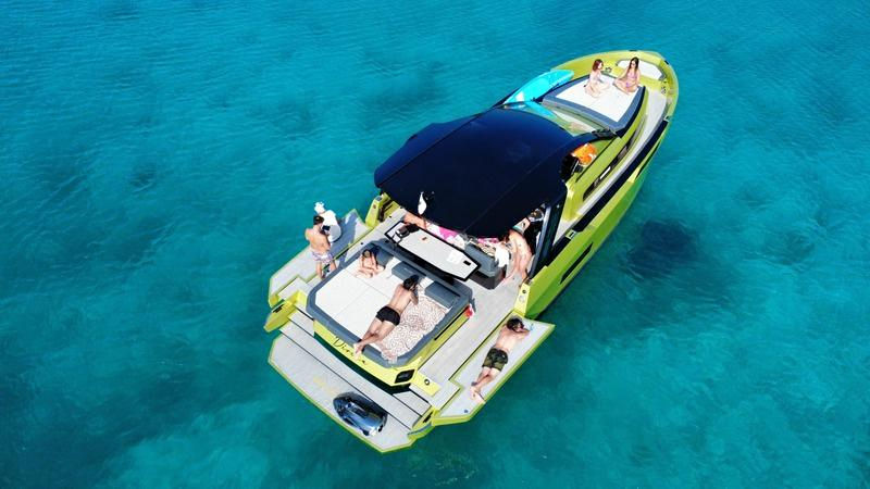 BLU MARTIN 46 WA luxury day charter from Cannigione – La Maddalena & Costa Smeralda