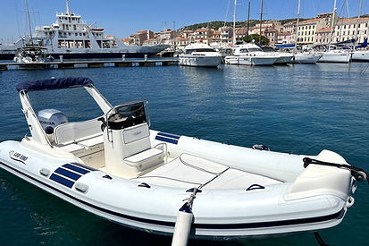 MAORI 50 Luxury yacht for Charter Sardin