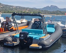 Noleggio gommone 2BAR 6.8 a Cannigione per esplorare La Maddalena