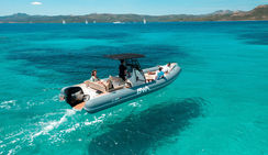 Length: 8 m
Beam: 3.1 m
Engine: 1 x Honda 250 Hp | 4 stroke
Fuel Consumption: ca 40L/ Hour of navigation
Capacity: 10 Pax
Equipment: T-Top sun shade expandable,
Cushioned Sundeck, Rear ladder,
Driving Console, USB, GPS, Radio Sound System, Table, Teak wood decking, Electric anchor, Shower, Safety Equipment, Snorkelling equipment