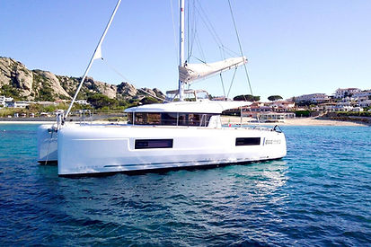 MAORI 50 Luxury yacht for Charter Sardin
