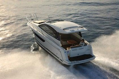 MAORI 50 Luxury yacht for Charter Sardin