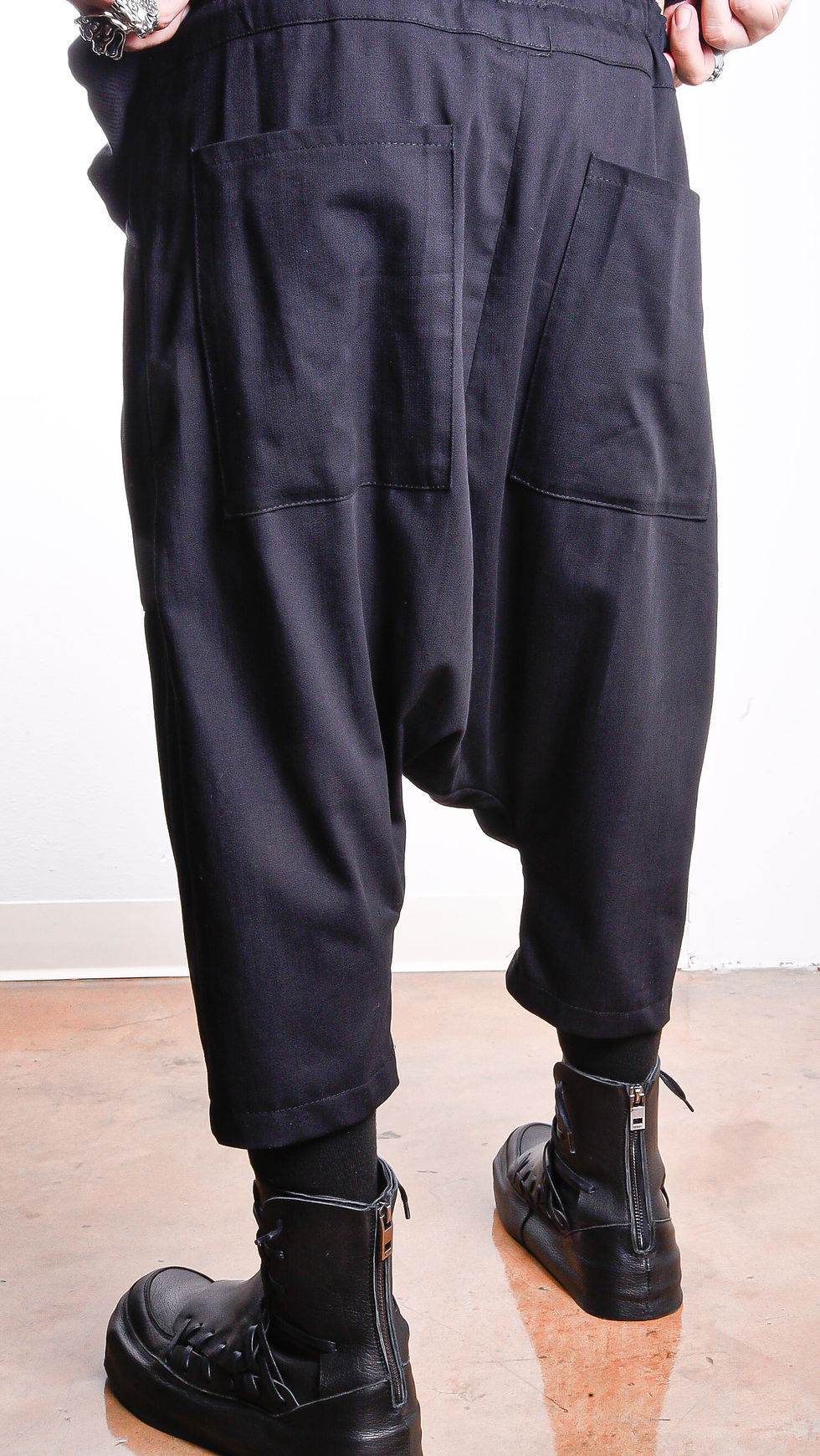 Thumbnail: Ryu Jin Pants