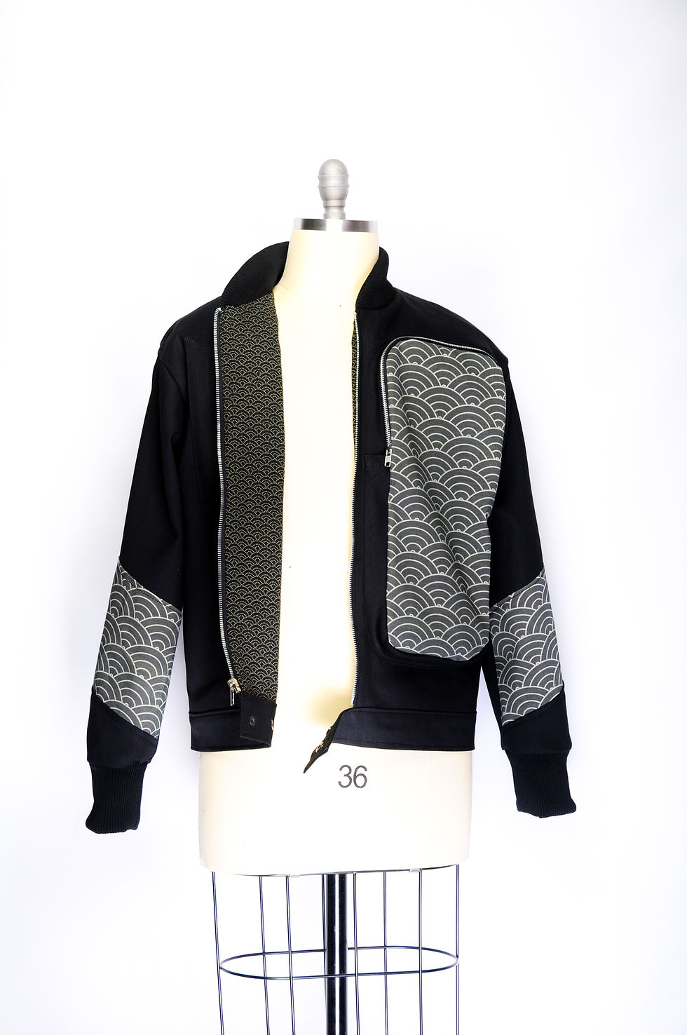 Thumbnail: Osaka Horimaki Komainu Jacket
