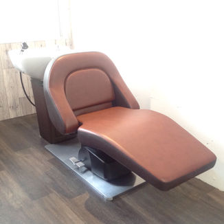 気持ちいいシャンプーやってますよ！！