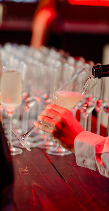 Personeel en bedrijfsfeest in eventlocatie Gent FABRIKA, zet jouw medewerkers in de bloemetjes.