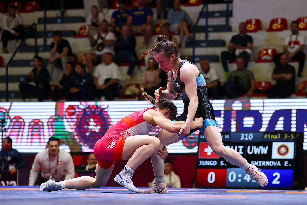 50kg WW - Svenja JUNGO (SUI) df. Elizaveta SMIRNOVA (UWW)457.jpg