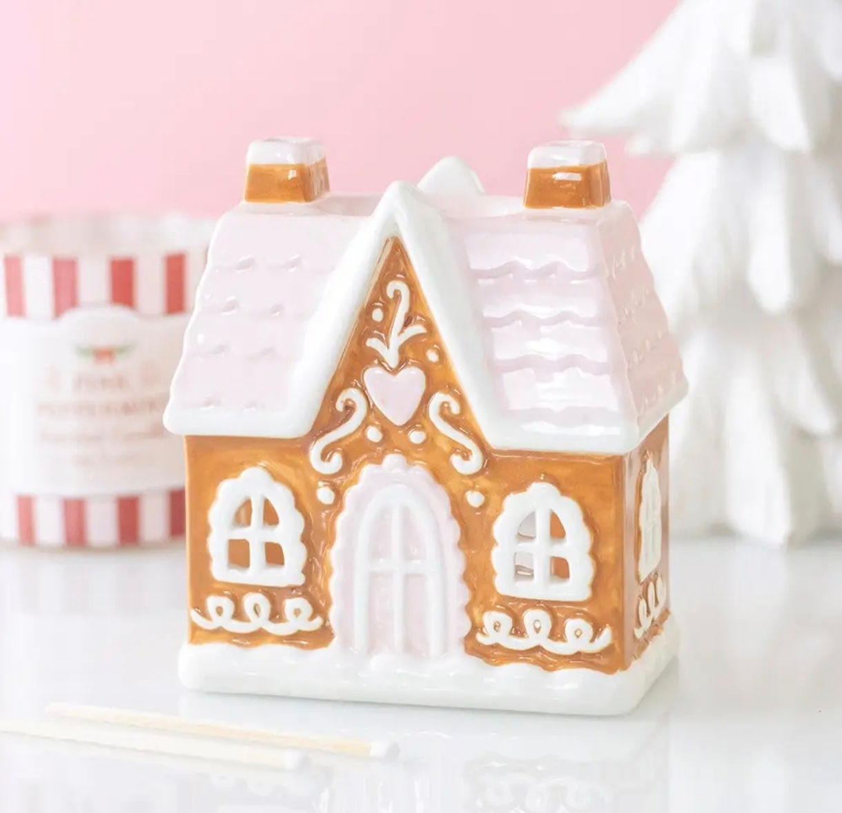 Diffuseur d'huiles et chauffe-cire
Maison en pain d'épices
