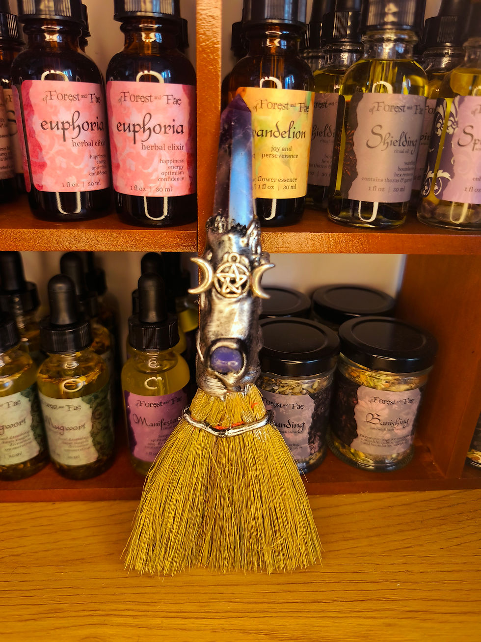 Balai Wicca Gemstone - Améthyste avec triple lune argentée