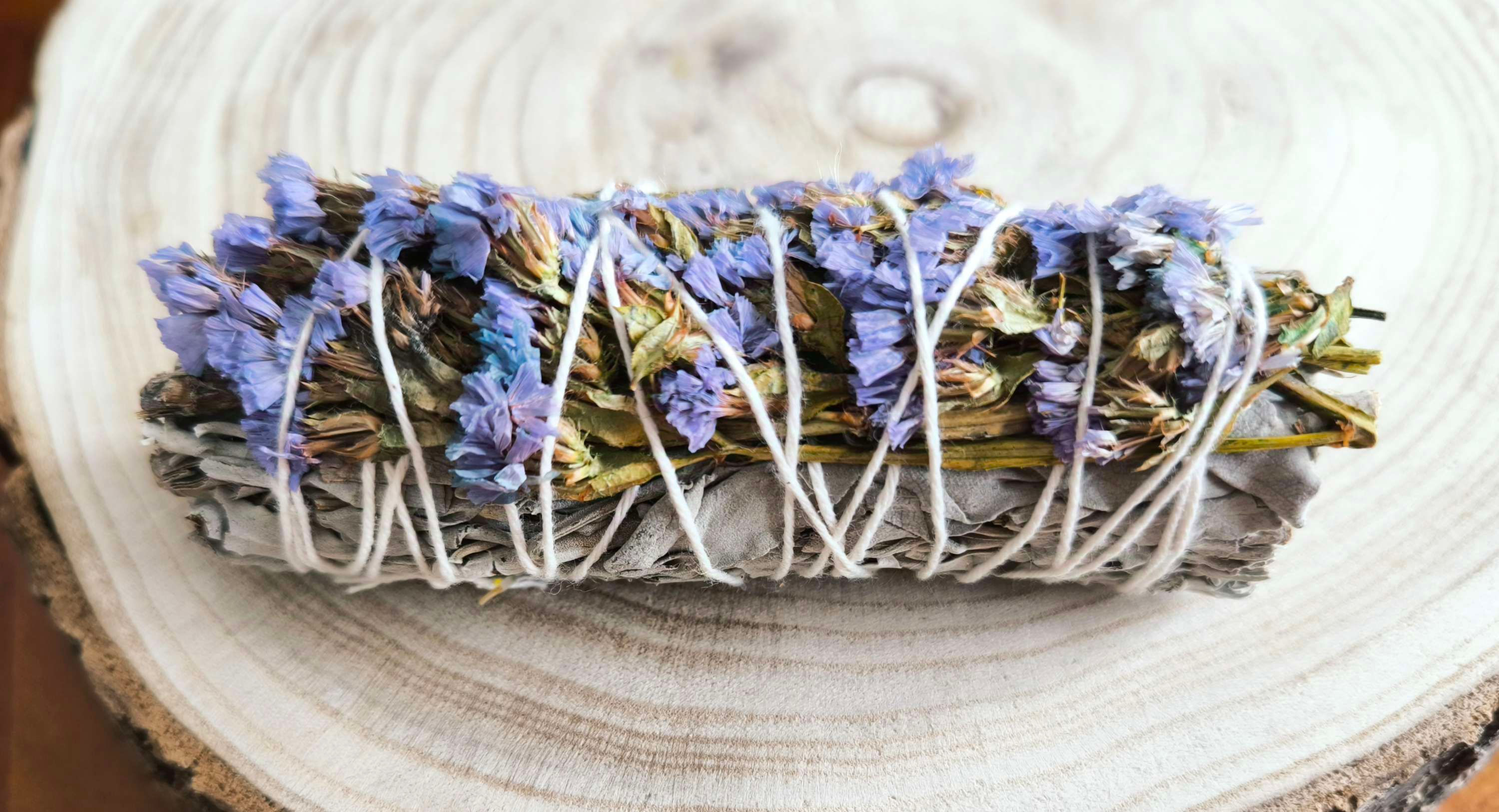 Bâton de sauge florale violette