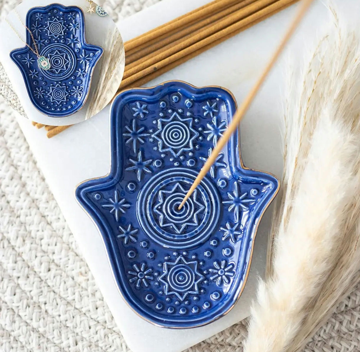 Porte-encens et vide-poche Main de Hamsa bleu foncé