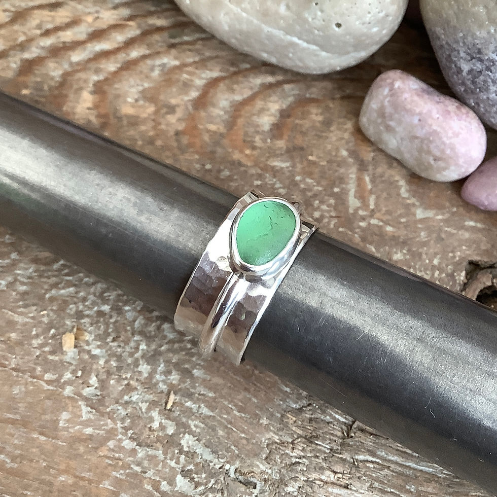 Apple Green Seaham Seaglass and Sterling Silver Spinner Ring (Size S US 9)