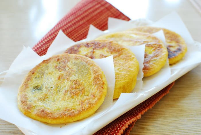 HOTTEOK (호떡)