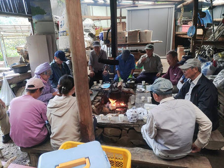 都幾川源流の森は今週も雨 炉端で語らいです