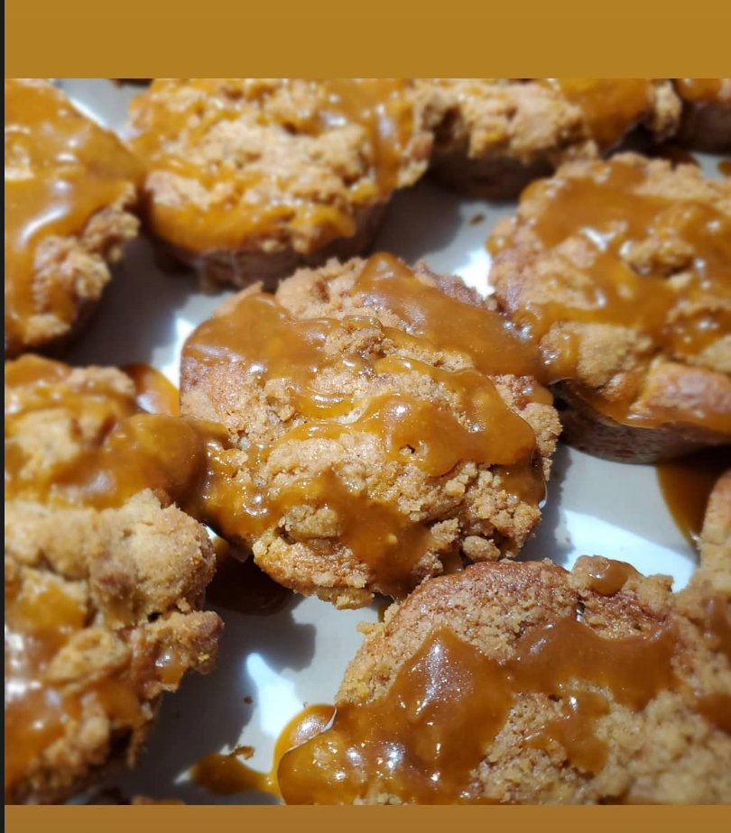 Caramel Apple Crumble Muffins