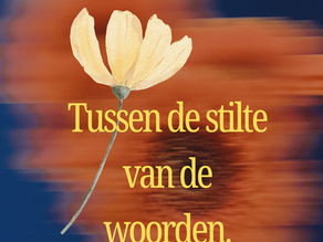 Tussen de stilte van de woorden.