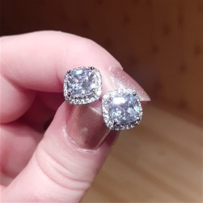 Thumbnail: Lumière Studs