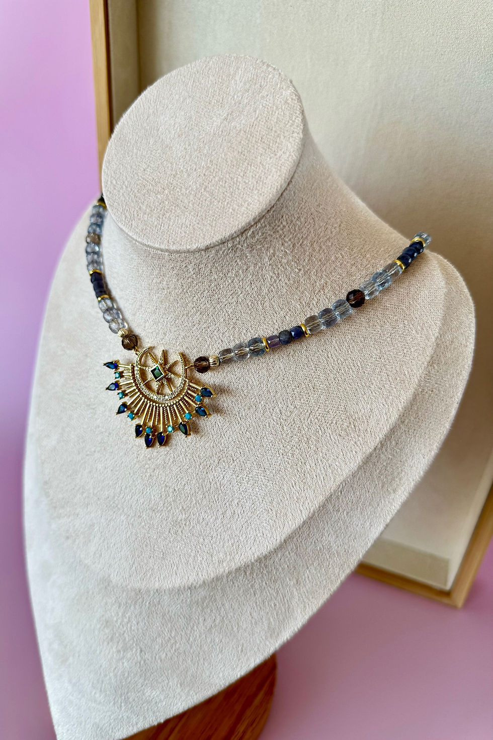 Миниатюра: Necklace “for queen”