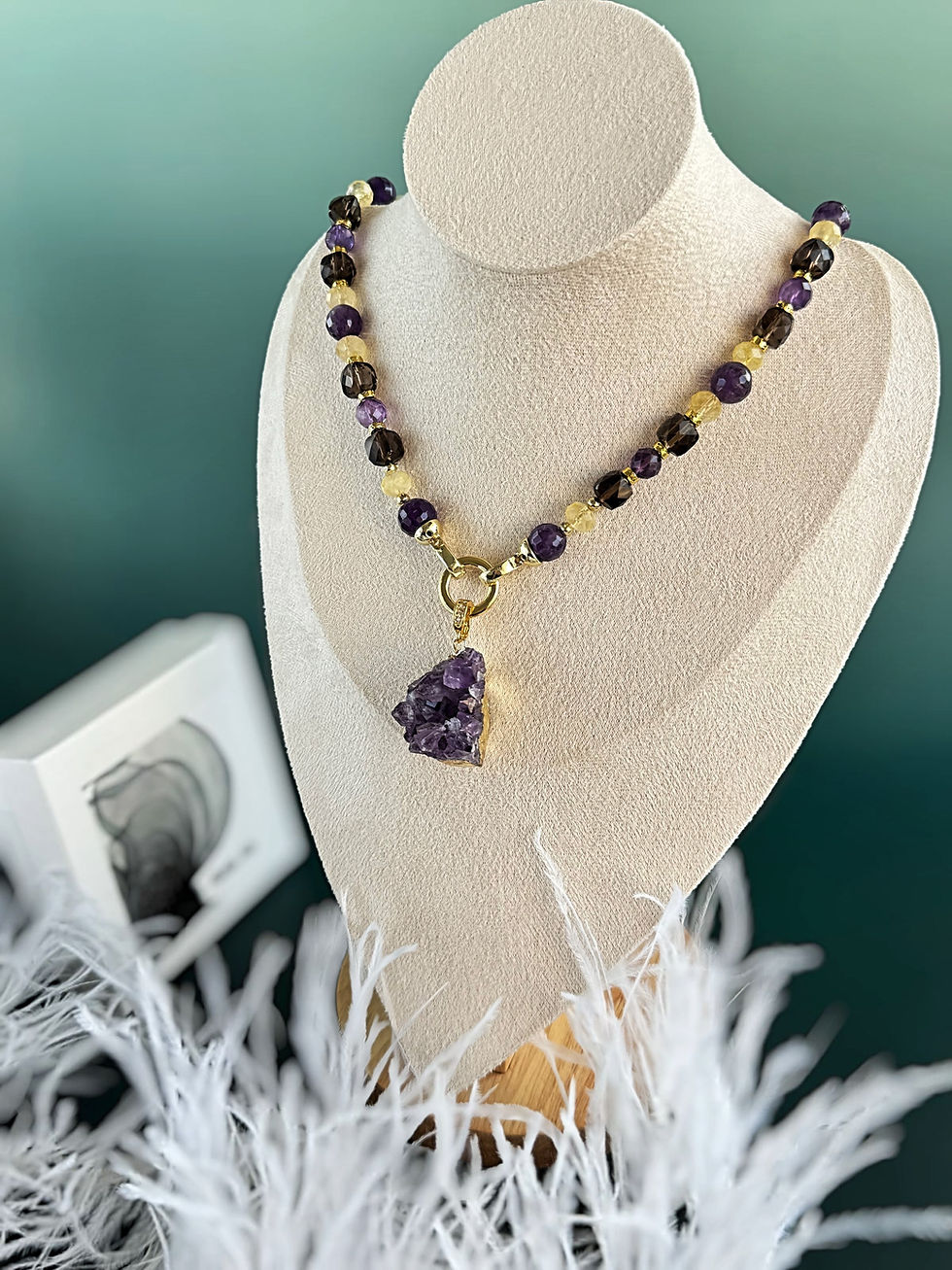 Миниатюра: Necklace with an amethyst nugget