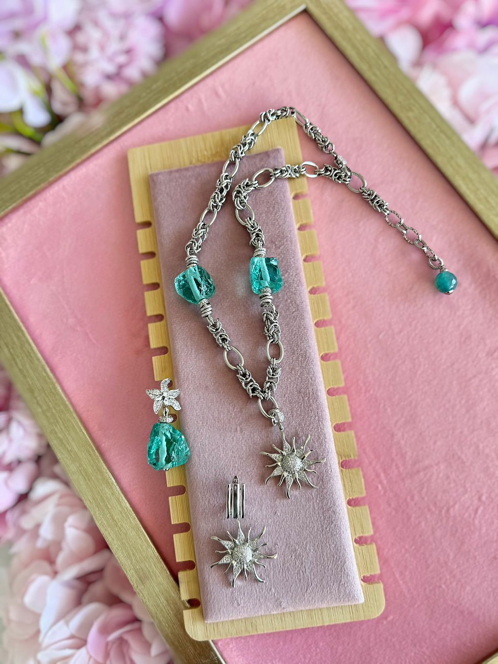 Миниатюра: Necklace with blue quartz
