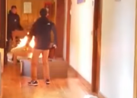 INTENTA INCENDIAR SU OFICINA PORQUE "NO LE RENUEVAN SU CONTRATO"