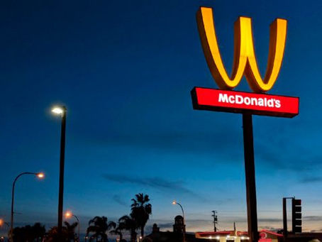 MCDONALD´S GIRA SU "M" PARA CONMEMORAR EL DÍA DE LA MUJER