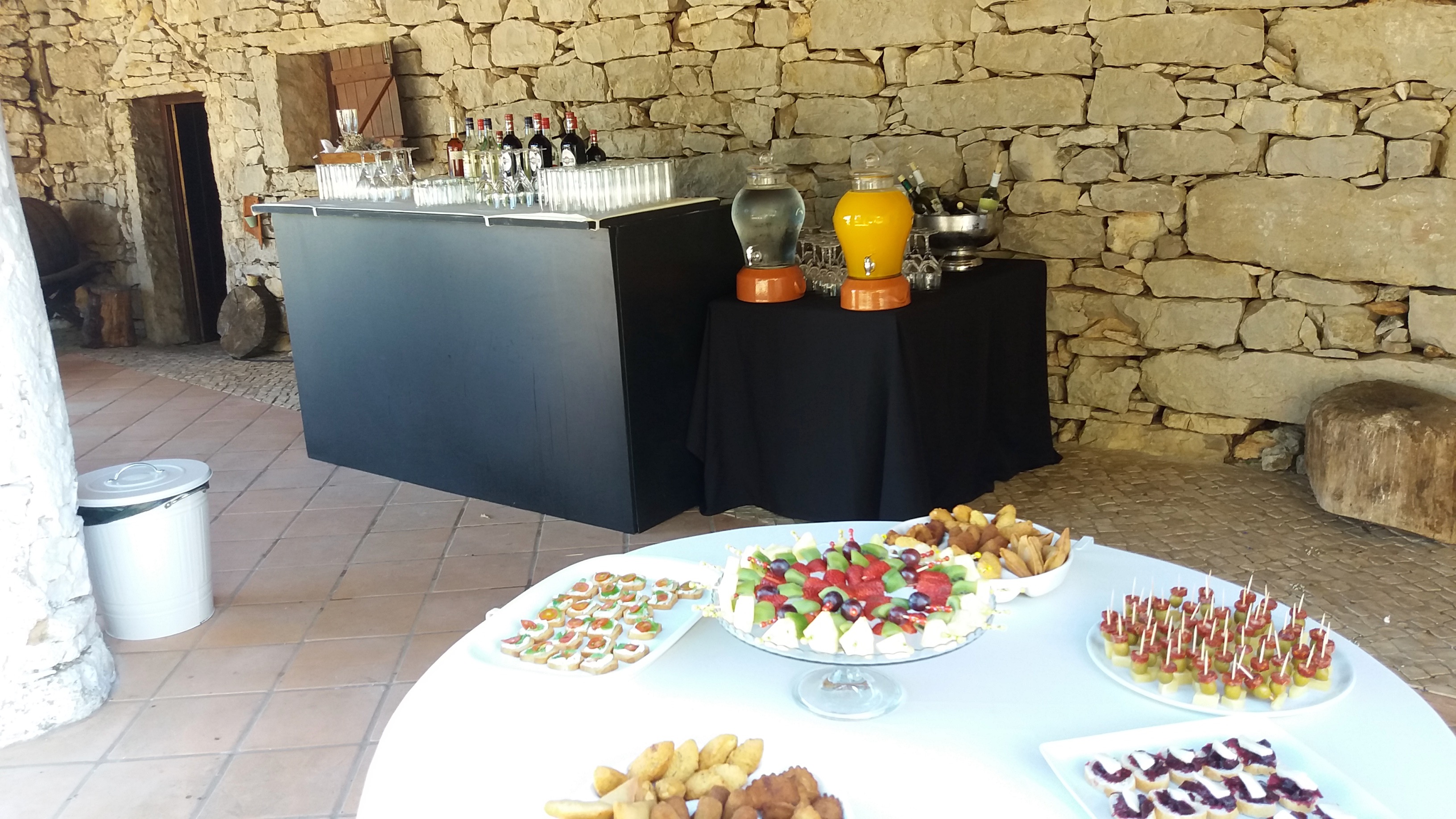 Bar Exterior - Entradas