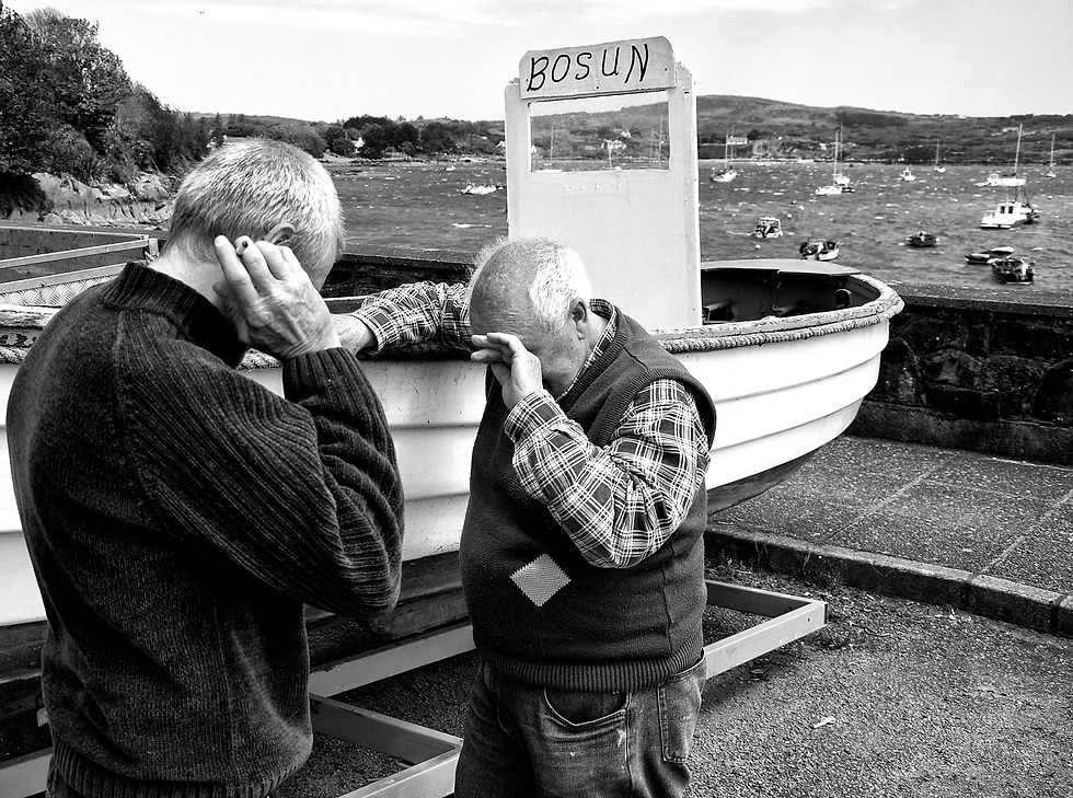 John & Paddy Scratching