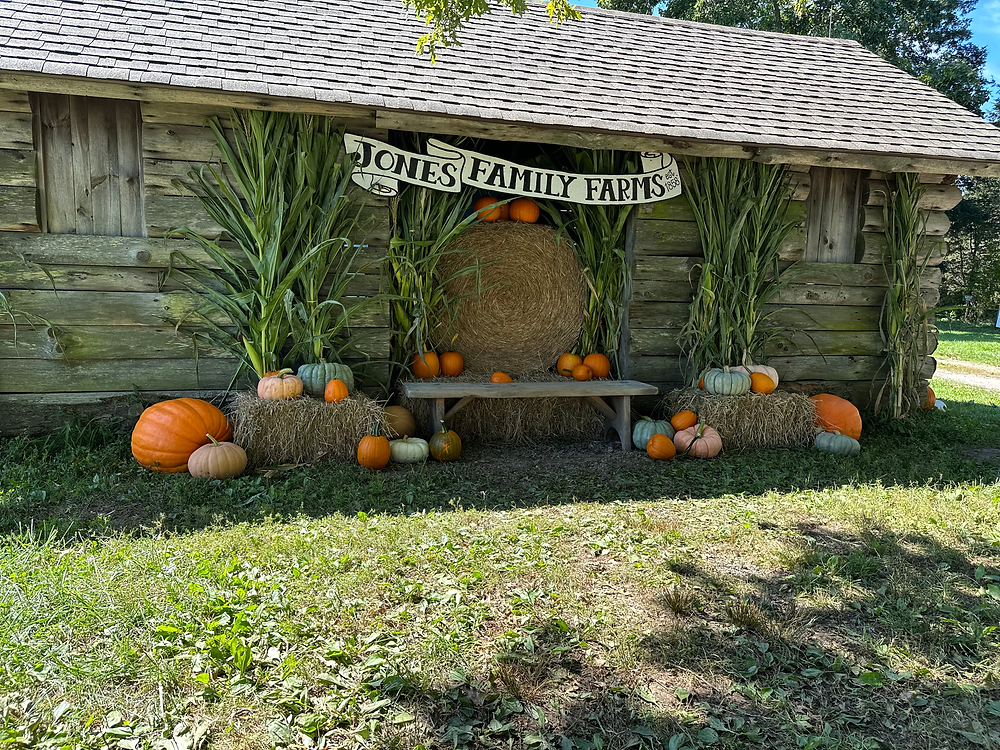 Jones Farm Sign Visit with Jones Family Farm