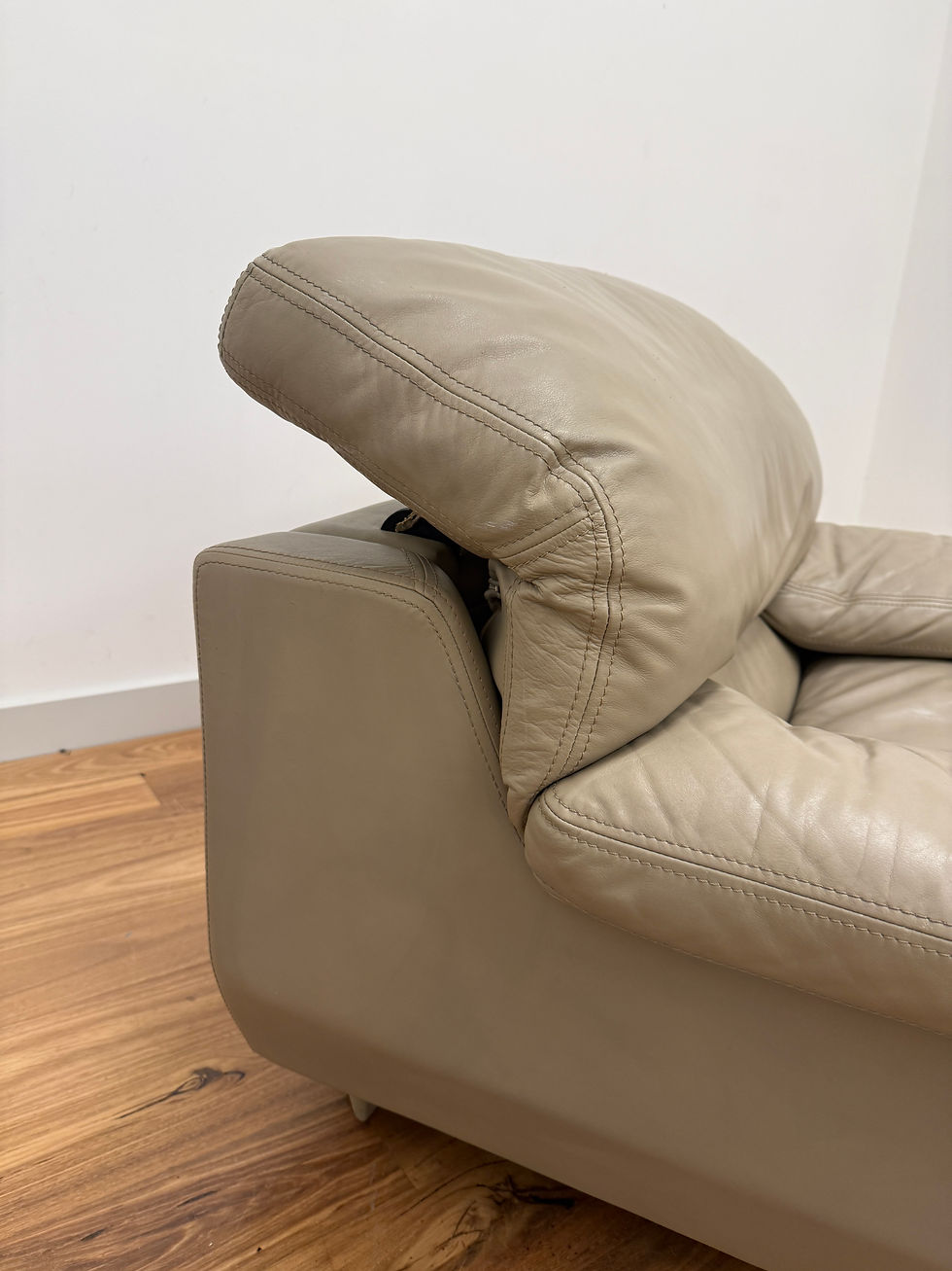 Thumbnail: Marco Zani Italian Leather Lounge Chair – Collezione Poltrone