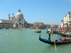 1471070490-2015061561941-venezia