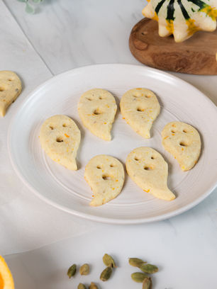 Orange zest and cardamom cookies