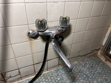 シャワー交換　水漏れ修理