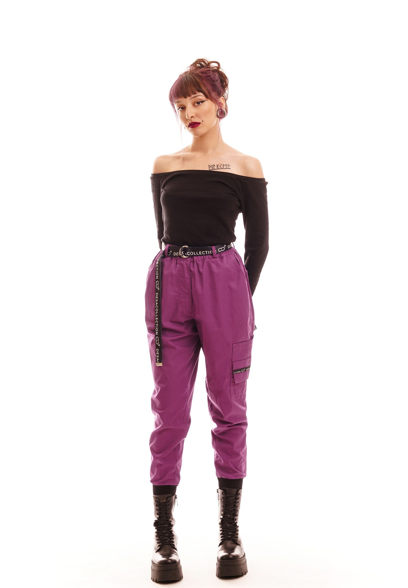 Dámske fialové jogerry s logami