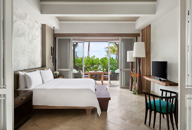 Shangri-la two bedroom beach suite - bedroom.jpeg