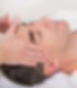 Mann erhält Kopfmassage