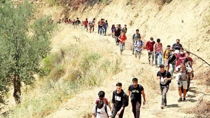 Türkiye'ye Afgan mülteci akını dünya gündeminde