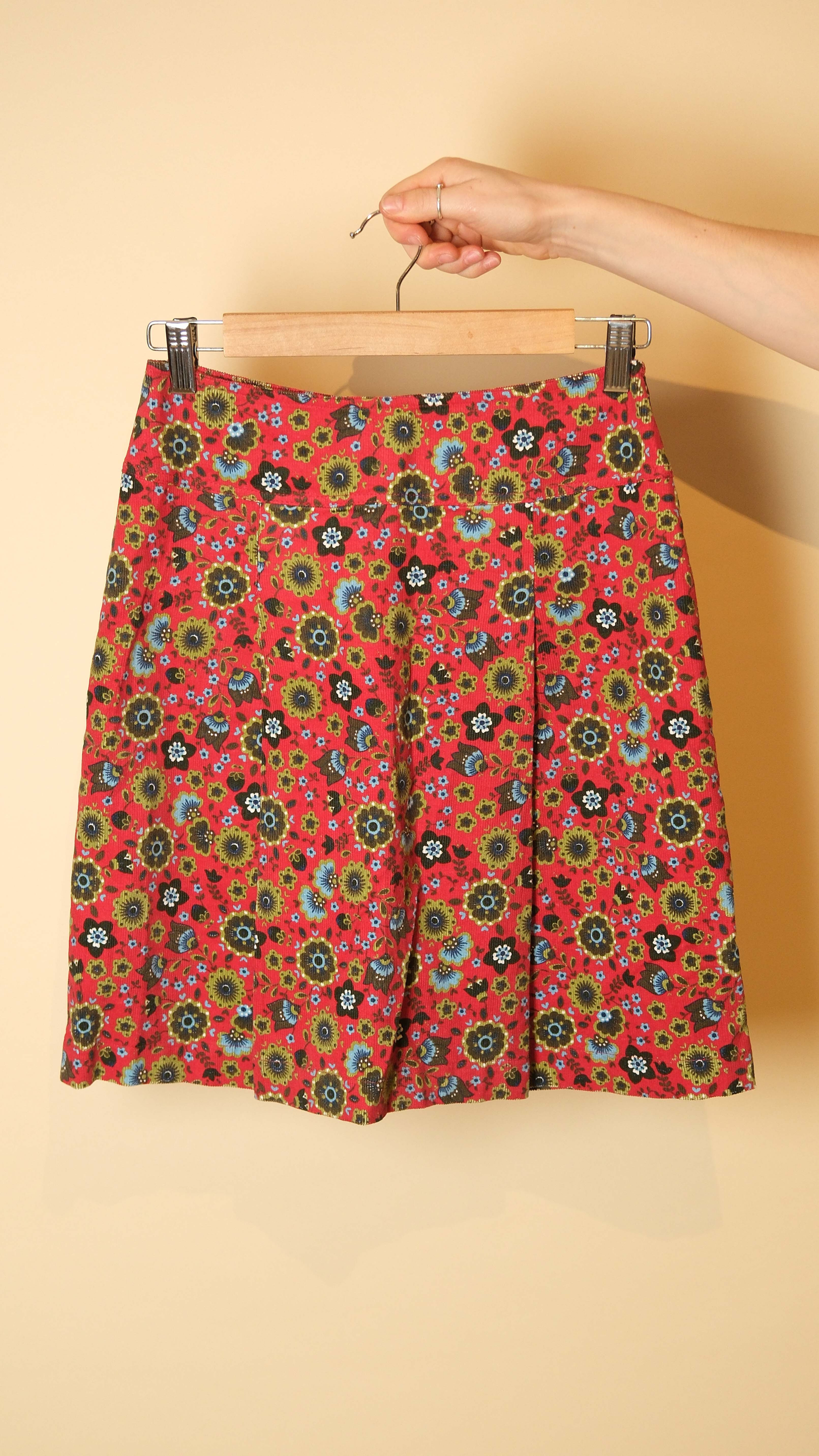 1990s Red Floral Corduroy Skirt | Size 6