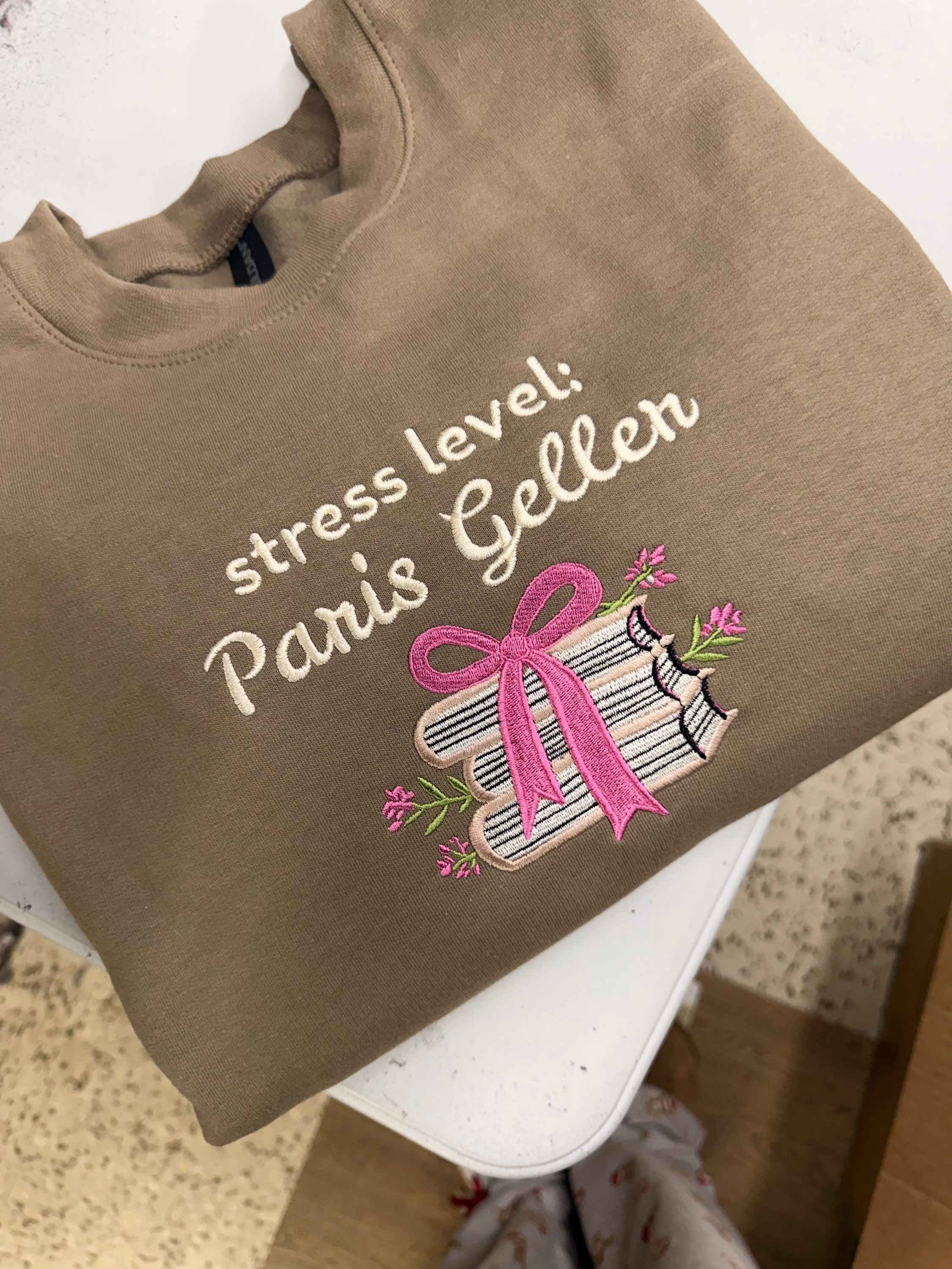 Stressed Paris crewneck 
