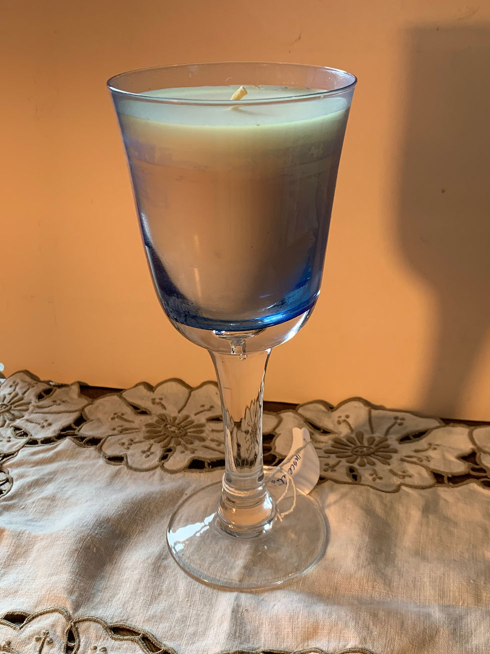 Pale blue Table centre