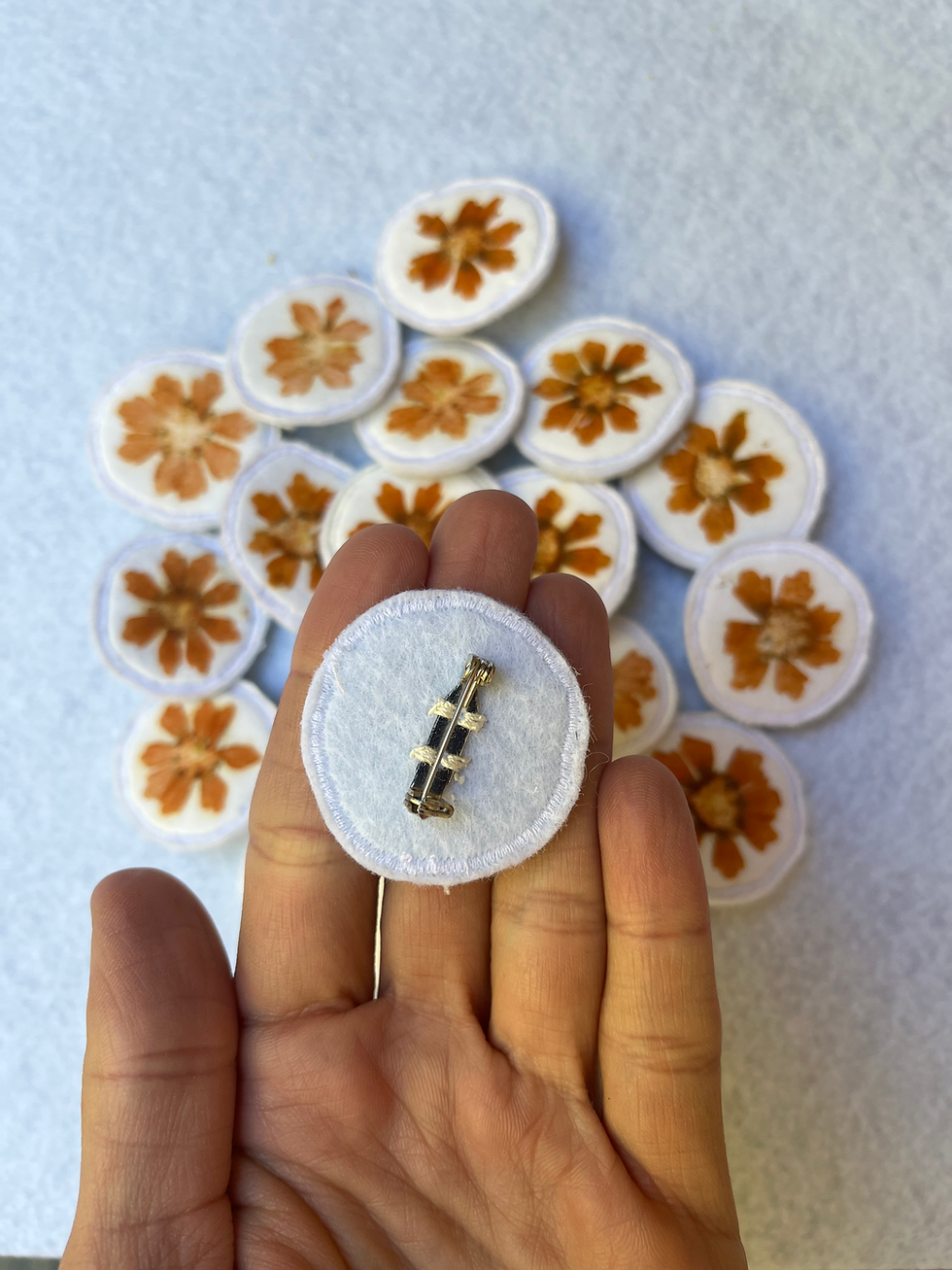 Miniature : Broche fleurie "petite fleur"