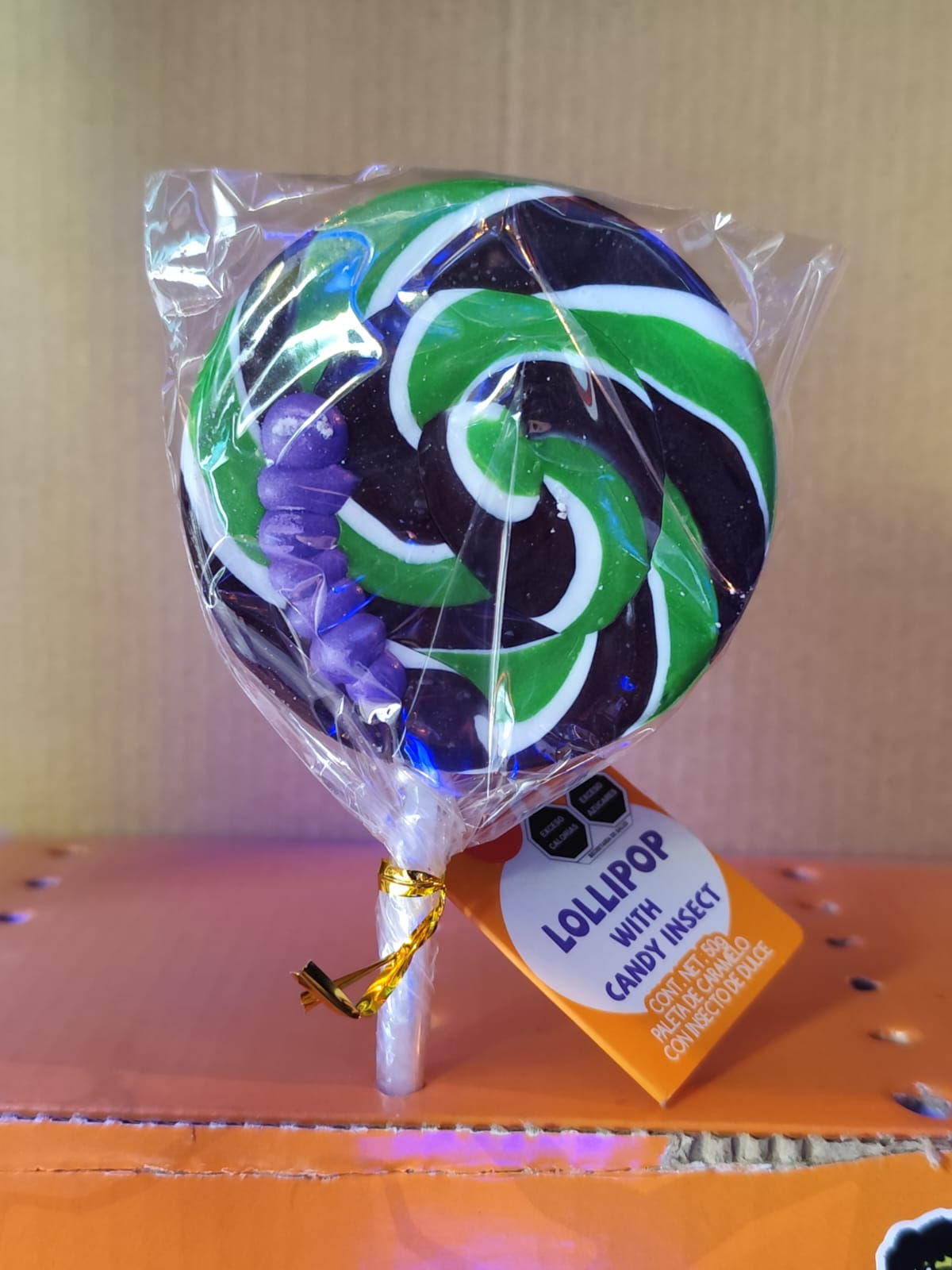 Paleta de caramelo halloween con insecto