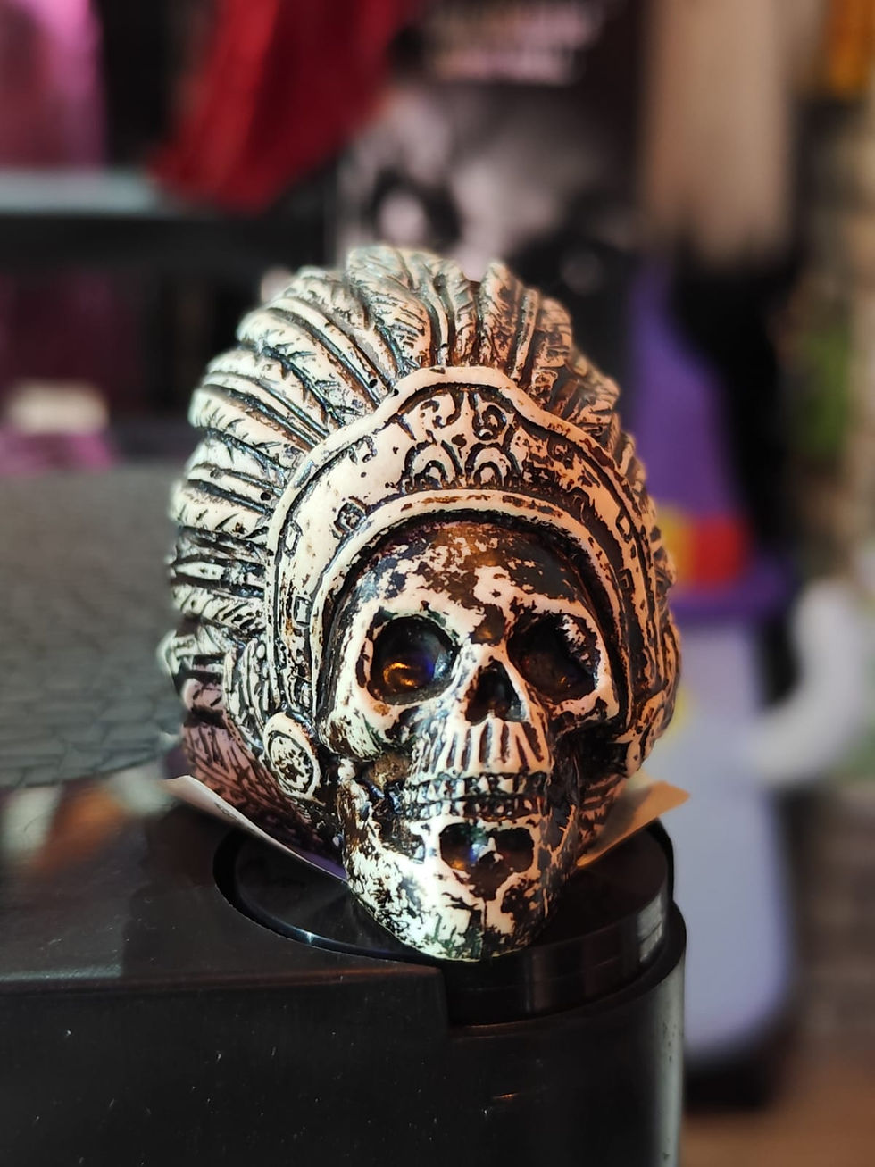 Figura indio craneo mini resina 5 cm