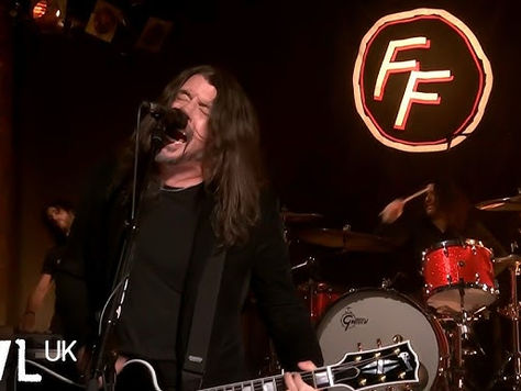 Foo Fighters: assista apresentação no Saturday Night Live UK 2026 das canções "Child Actor" e "Caught in The Echo"